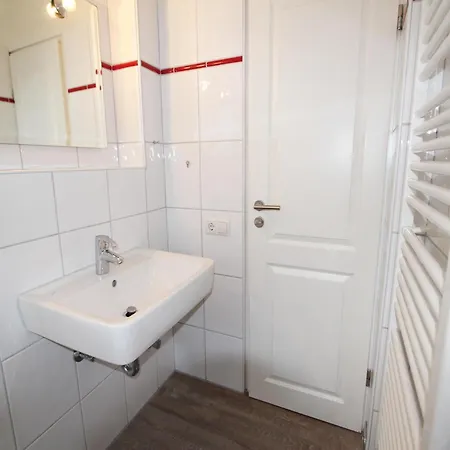 Sueder Wung 4b, App 6 *